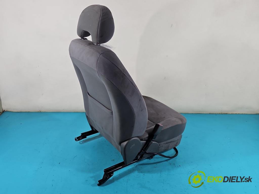 Toyota Prius II XW20 2003-2009 1.5 77 HP automatic 57 kW 1497 cm3 5- Sedačka ľavý  (Sedačky, sedadlá)