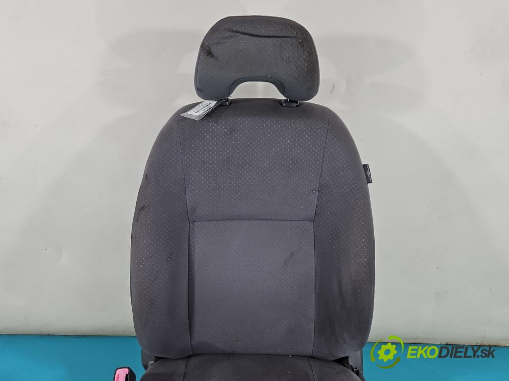Toyota Prius II XW20 2003-2009 1.5 77 HP automatic 57 kW 1497 cm3 5- Sedačka ľavý  (Sedačky, sedadlá)