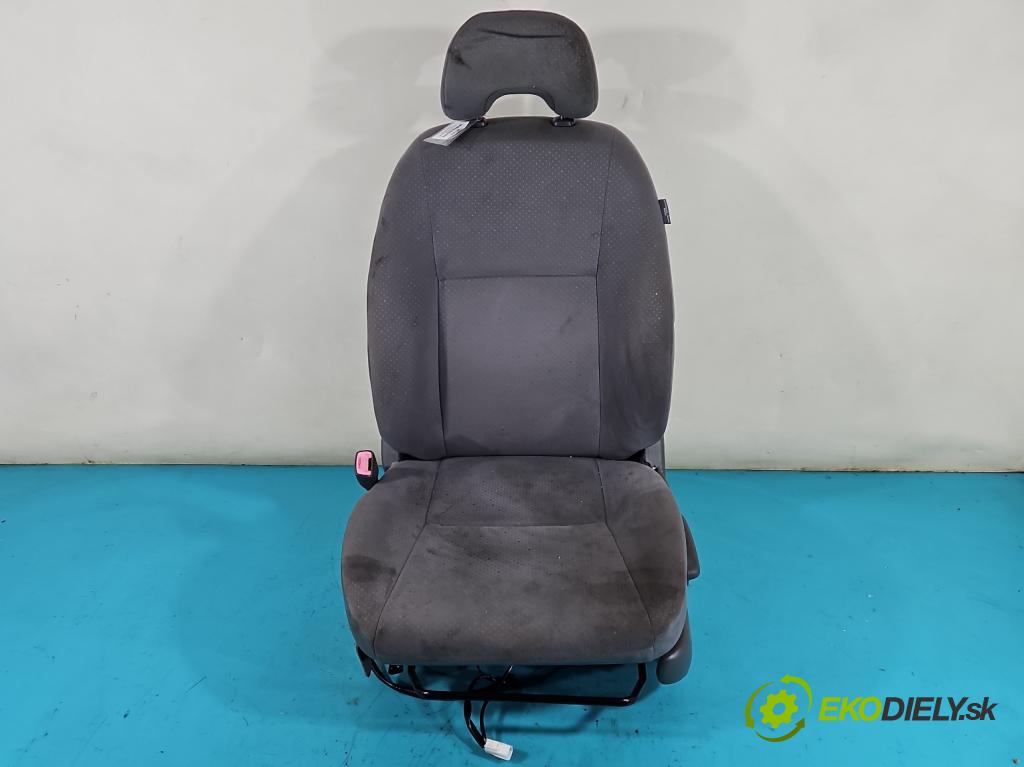 Toyota Prius II XW20 2003-2009 1.5 77 HP automatic 57 kW 1497 cm3 5- Sedačka ľavý  (Sedačky, sedadlá)