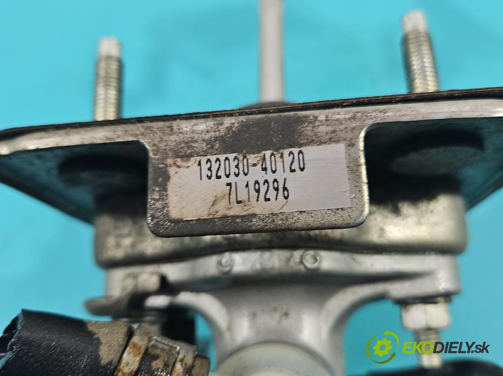 Toyota Prius II XW20 2003-2009 1.5 77 HP automatic 57 kW 1497 cm3 5- servo brzdové 132030-40120