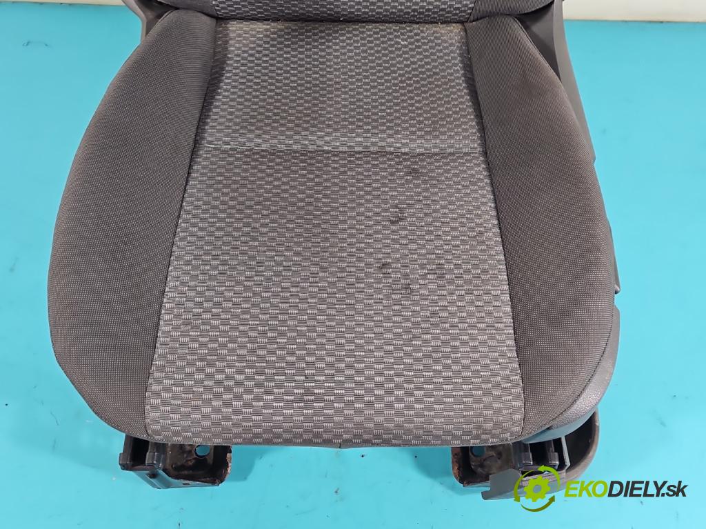 Ford C-Max I 2003-2010 1.8 16V 122 HP manual 90 kW 1798 cm3 5- Sedačka ľavý  (Sedačky, sedadlá)