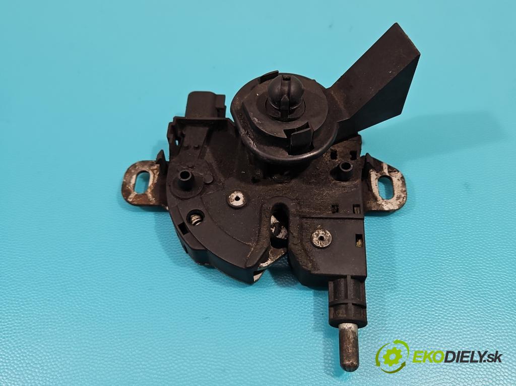 Ford Focus Mk2 2004-2011 1.6 tdci 90 hp manual 66 kW 1560 cm3 5- zámek kapoty