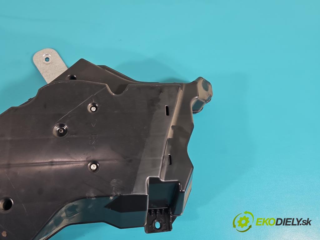 Audi A3 8P 2003-2012 1.9 tdi 105 HP manual 77 kW 1896 cm3 5- Subwoofer: 8P4035382D (Audio zariadenia)