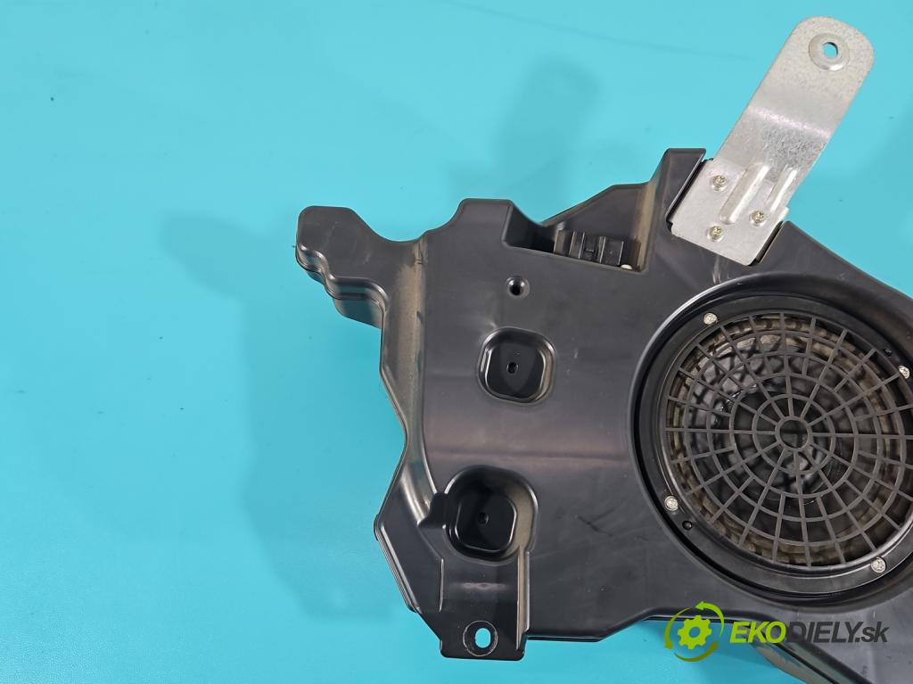 Audi A3 8P 2003-2012 1.9 tdi 105 HP manual 77 kW 1896 cm3 5- Subwoofer: 8P4035382D (Audio zariadenia)