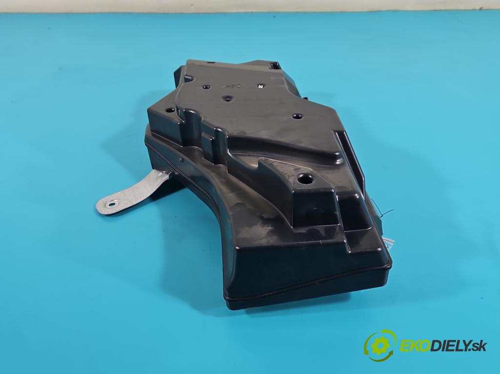 Audi A3 8P 2003-2012 1.9 tdi 105 HP manual 77 kW 1896 cm3 5- Subwoofer: 8P4035382D (Audio zariadenia)