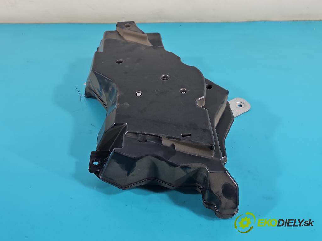 Audi A3 8P 2003-2012 1.9 tdi 105 HP manual 77 kW 1896 cm3 5- Subwoofer: 8P4035382D (Audio zariadenia)