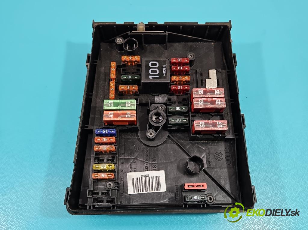 Audi A3 8P 2003-2012 1.9 tdi 105 hp manual 77 kW 1896 cm3 5- skříňka pojistková 1K0937132F (Pojistkové skříňky)