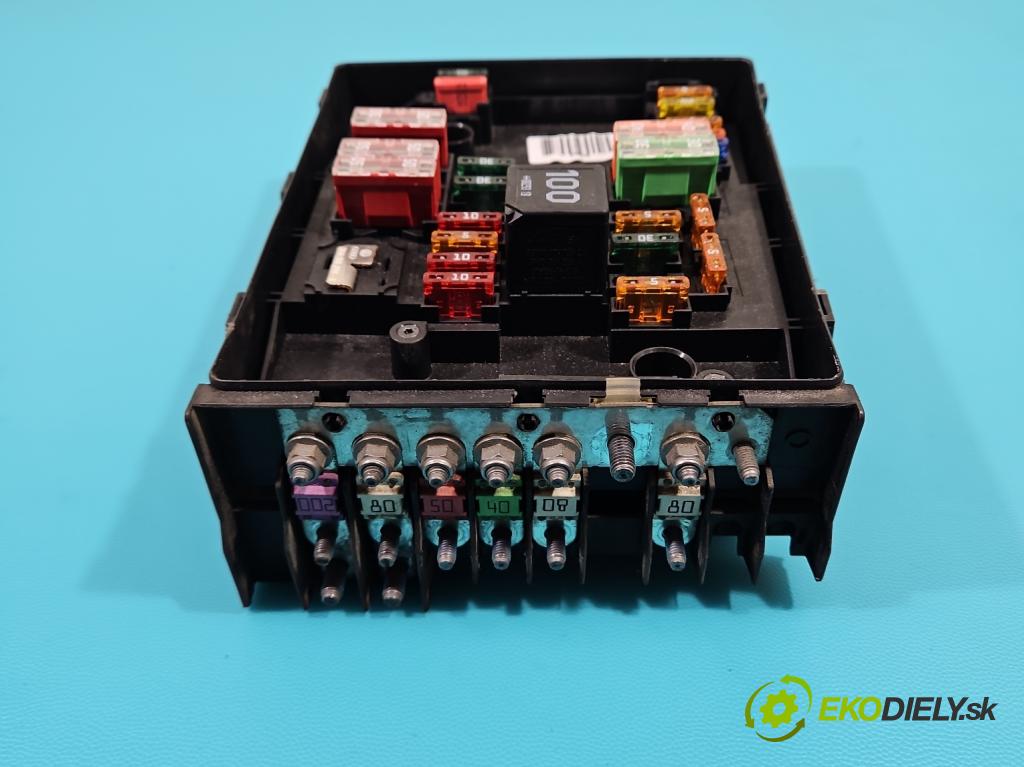 Audi A3 8P 2003-2012 1.9 tdi 105 hp manual 77 kW 1896 cm3 5- skříňka pojistková 1K0937132F (Pojistkové skříňky)