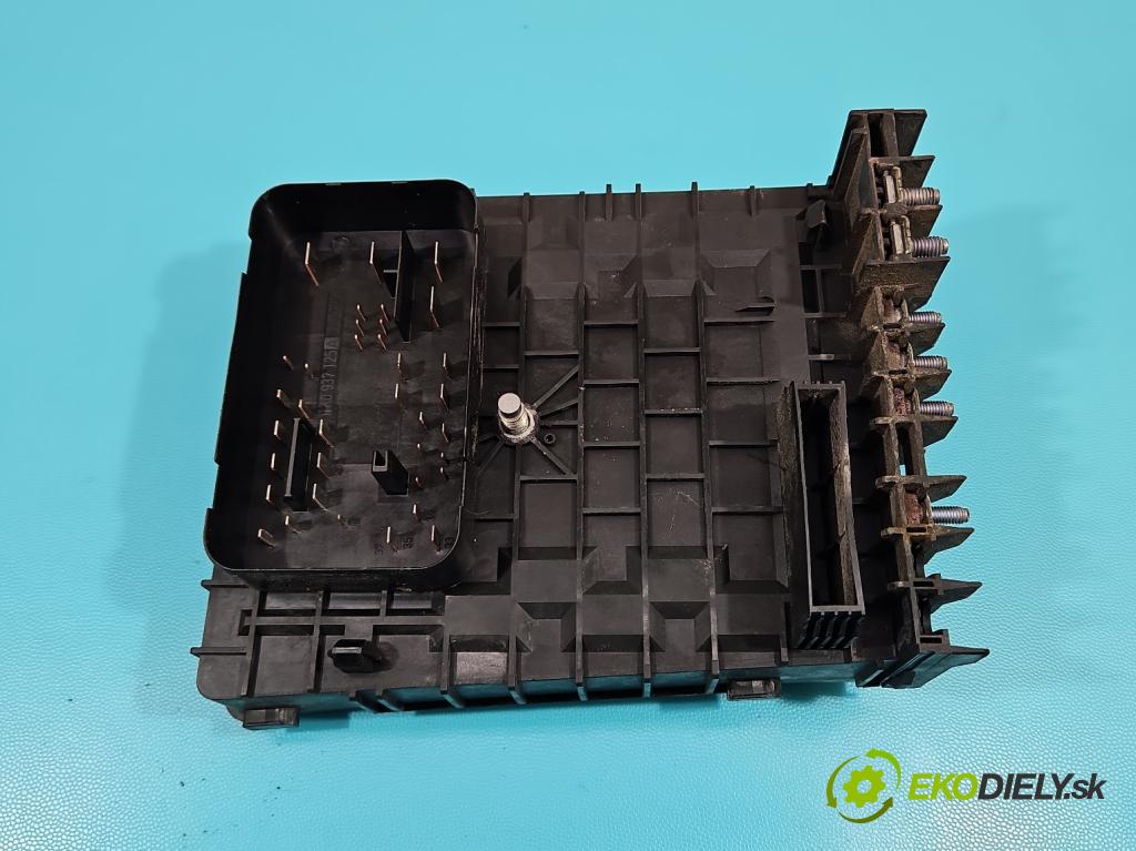 Audi A3 8P 2003-2012 1.9 tdi 105 hp manual 77 kW 1896 cm3 5- skříňka pojistková 1K0937132F (Pojistkové skříňky)