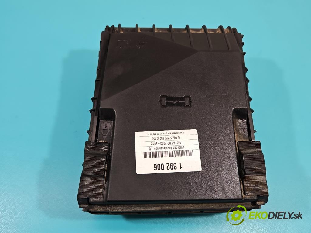Audi A3 8P 2003-2012 1.9 tdi 105 hp manual 77 kW 1896 cm3 5- skříňka pojistková 1K0937132F (Pojistkové skříňky)
