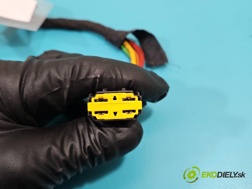 Renault Thalia I 1998-2009 1.4 8V 75 HP manual 55 kW 1390 cm3 4- Spínačka  (Spínacie skrinky a kľúče)