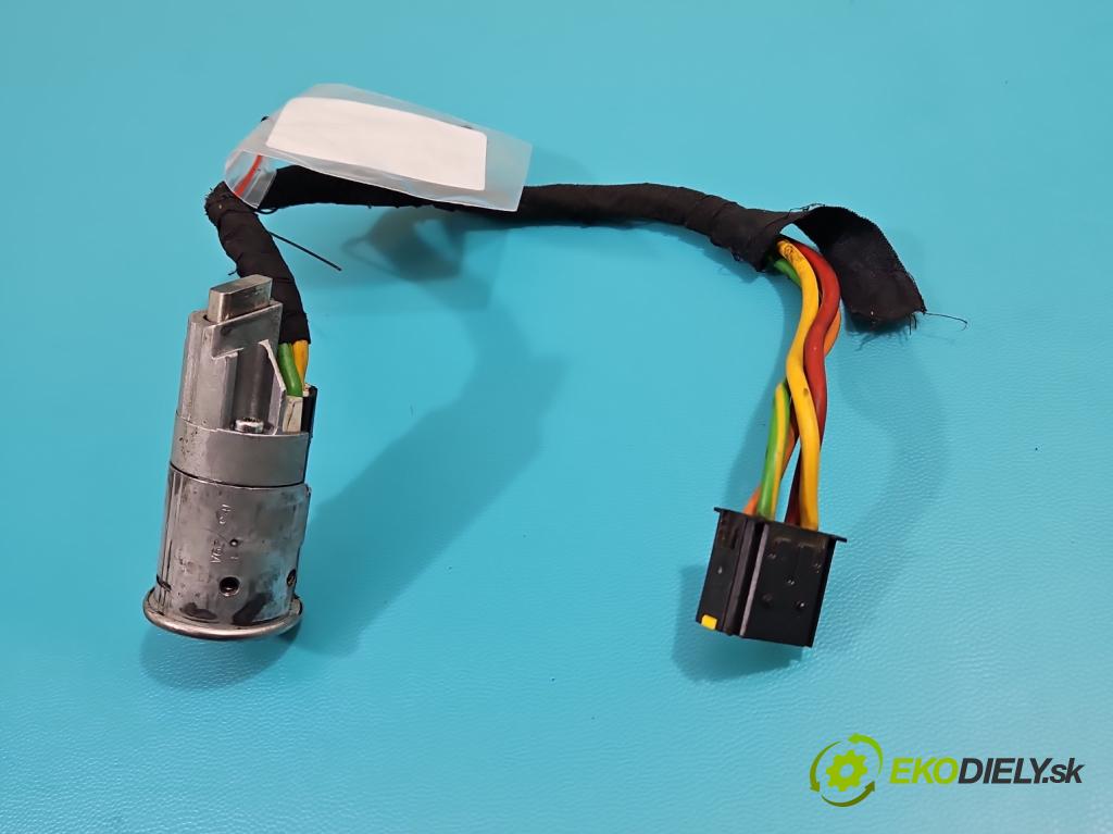 Renault Thalia I 1998-2009 1.4 8V 75 HP manual 55 kW 1390 cm3 4- Spínačka  (Spínacie skrinky a kľúče)