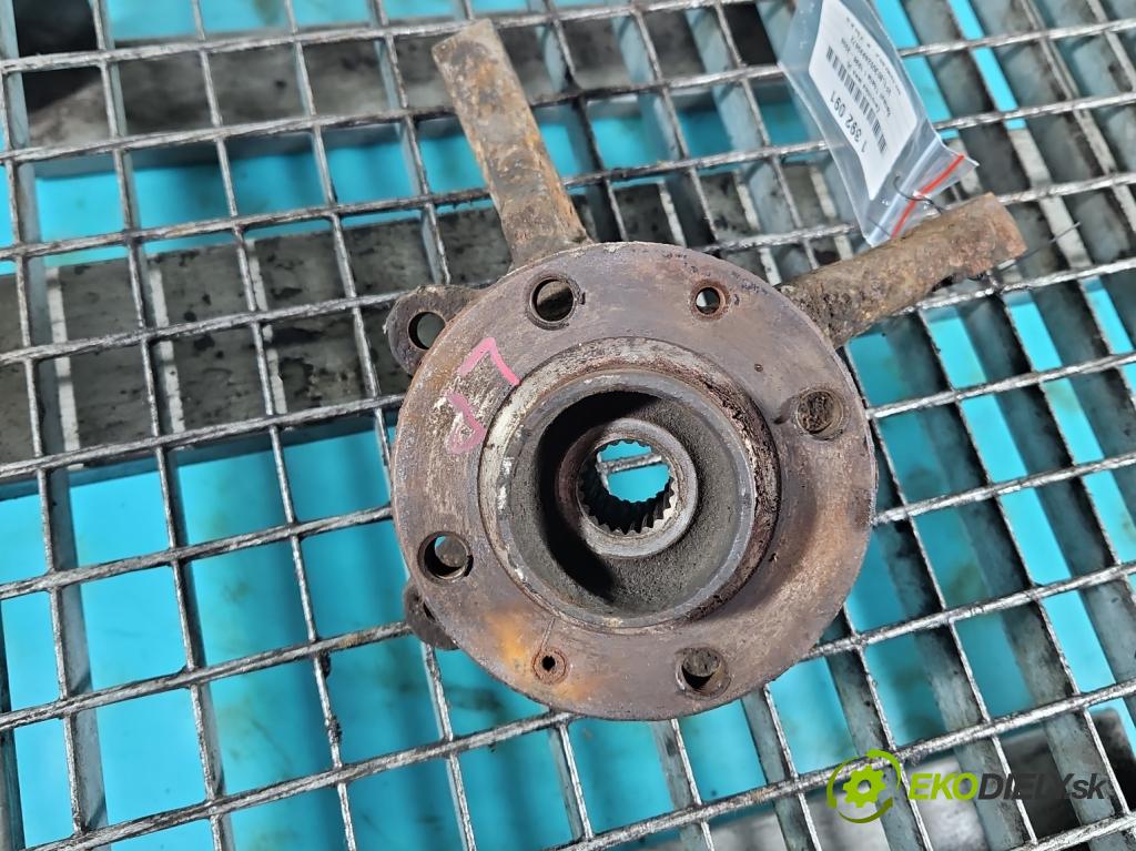 Renault Thalia I 1998-2009 1.4 8V 75 HP manual 55 kW 1390 cm3 4- náboj ľavé  (Náboje)