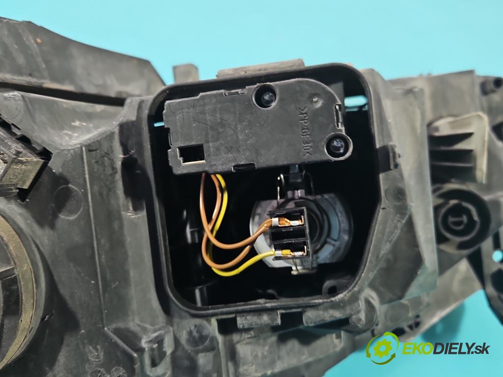 Opel Corsa C 2000-2006 1.2 16V 80 HP manual 59 kW 1229 cm3 5- Reflektor: pravý  (Pravé)