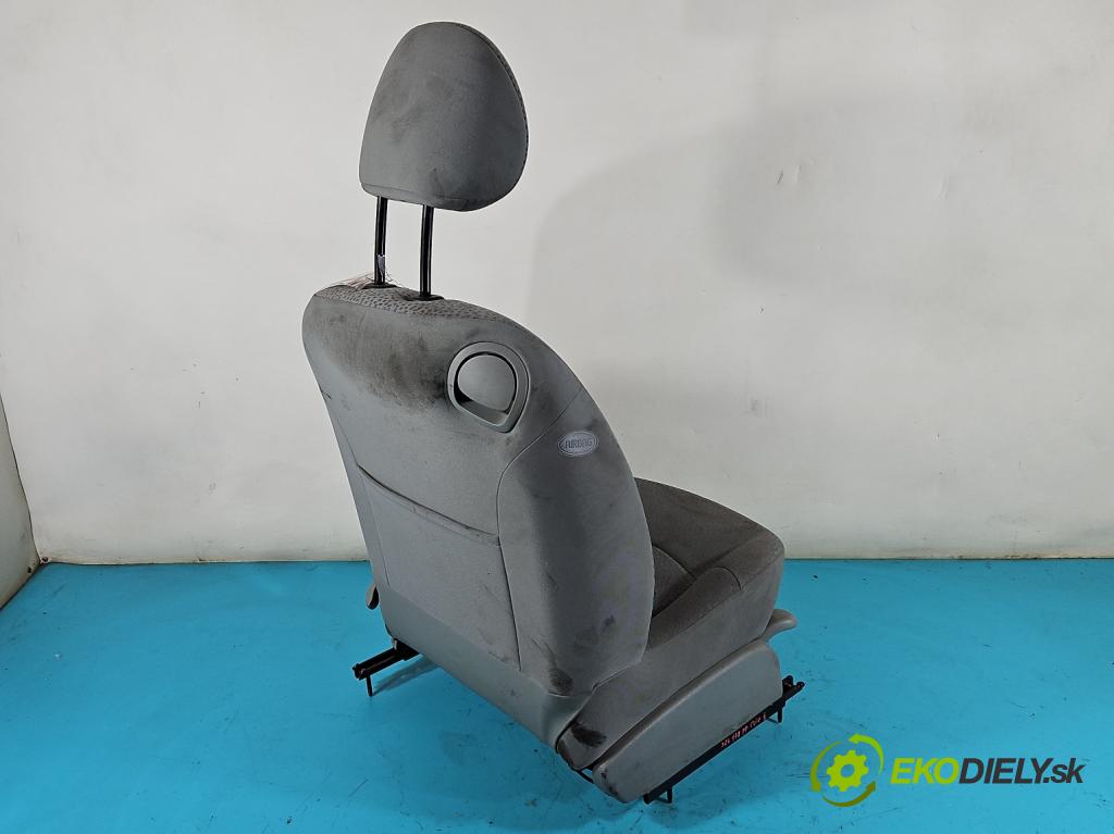 Renault Clio II 1998-2012 1,2.0 16V 75 HP manual 55 kW 1149 cm3 3- Sedačka pravý  (Sedačky, sedadlá)