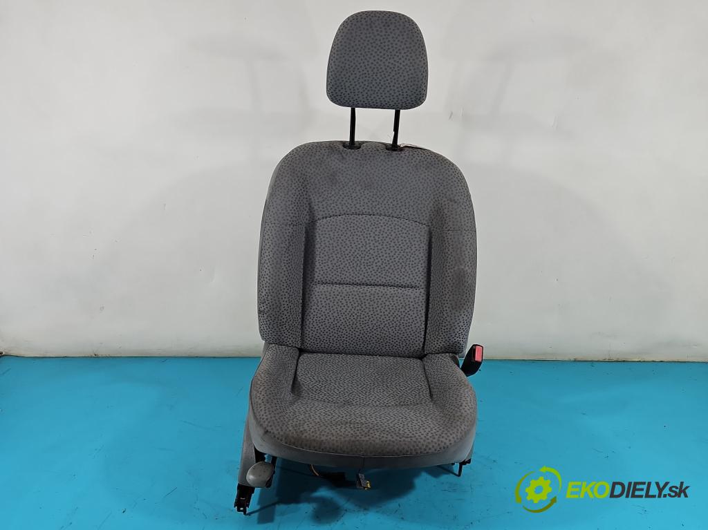 Renault Clio II 1998-2012 1,2.0 16V 75 HP manual 55 kW 1149 cm3 3- Sedačka pravý  (Sedačky, sedadlá)