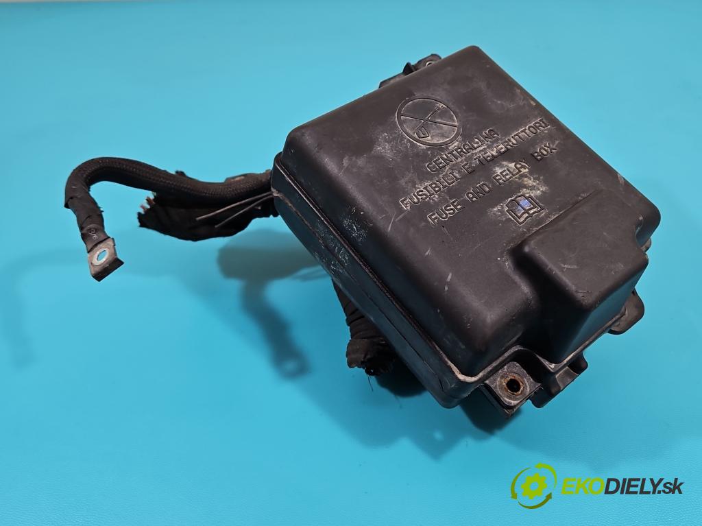 Opel Combo D 2011-2018 1.6 cdti 105 hp manual 77 kW 1598 cm3 5- skříňka pojistková 51867698 (Pojistkové skříňky)