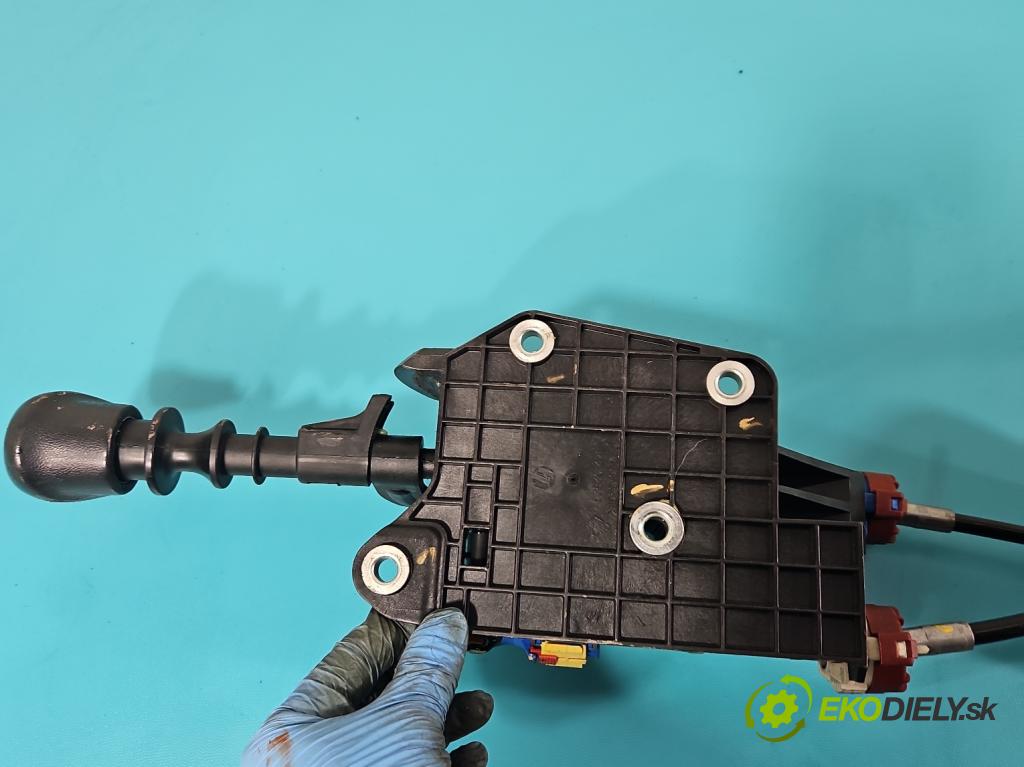 Opel Combo D 2011-2018 1.6 cdti 105 HP manual 77 kW 1598 cm3 5- Páka: Změny: stupeň,rýchlosť 553468290E (Rýchlostné páky / kulisy)