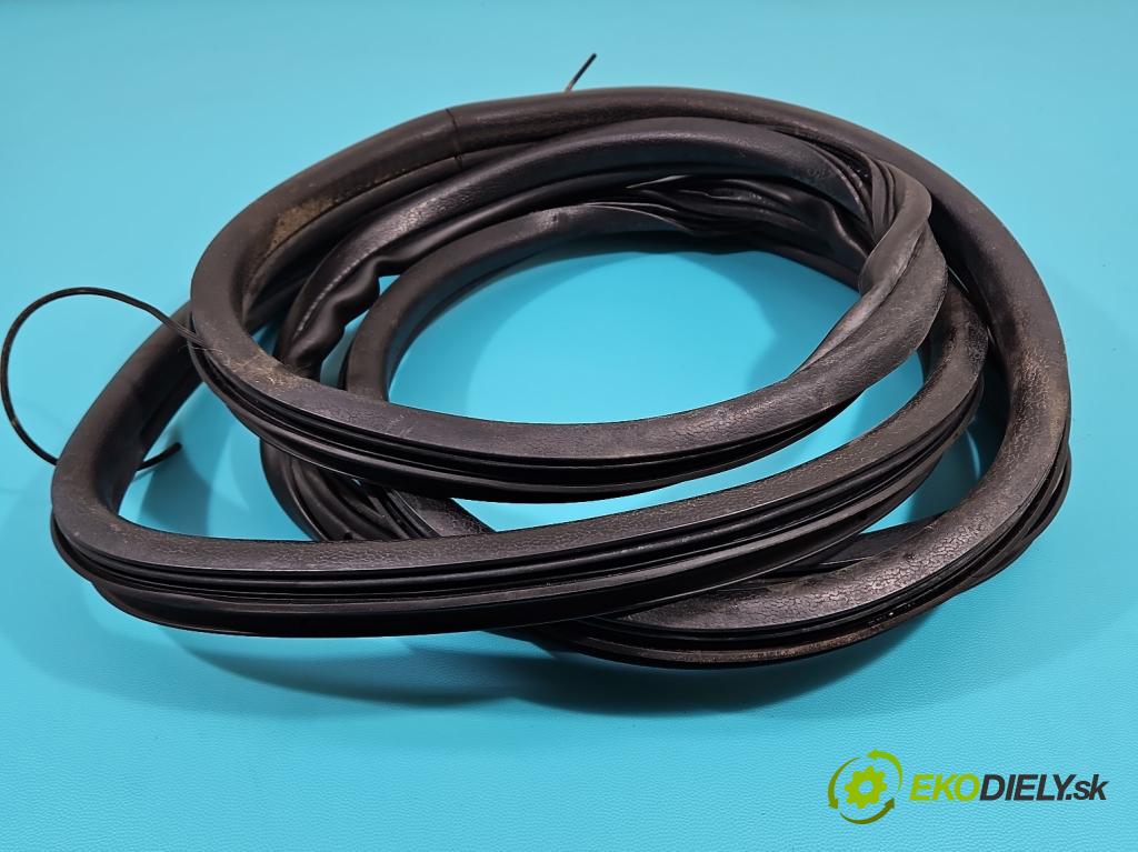 Opel Combo D 2011-2018 1.6 cdti 105 hp manual 77 kW 1598 cm3 5- Těsnění: dveře zadní levé  (Ostatní)