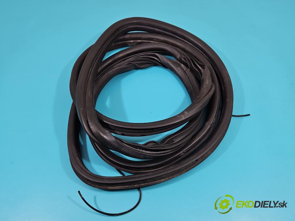 Opel Combo D 2011-2018 1.6 cdti 105 hp manual 77 kW 1598 cm3 5- Těsnění: dveře zadní levé  (Ostatní)