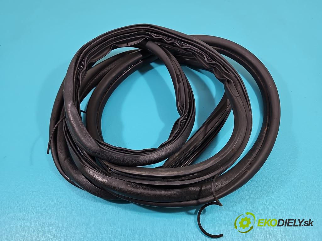 Opel Combo D 2011-2018 1.6 cdti 105 hp manual 77 kW 1598 cm3 5- Těsnění: dveře zadní pravé  (Ostatní)