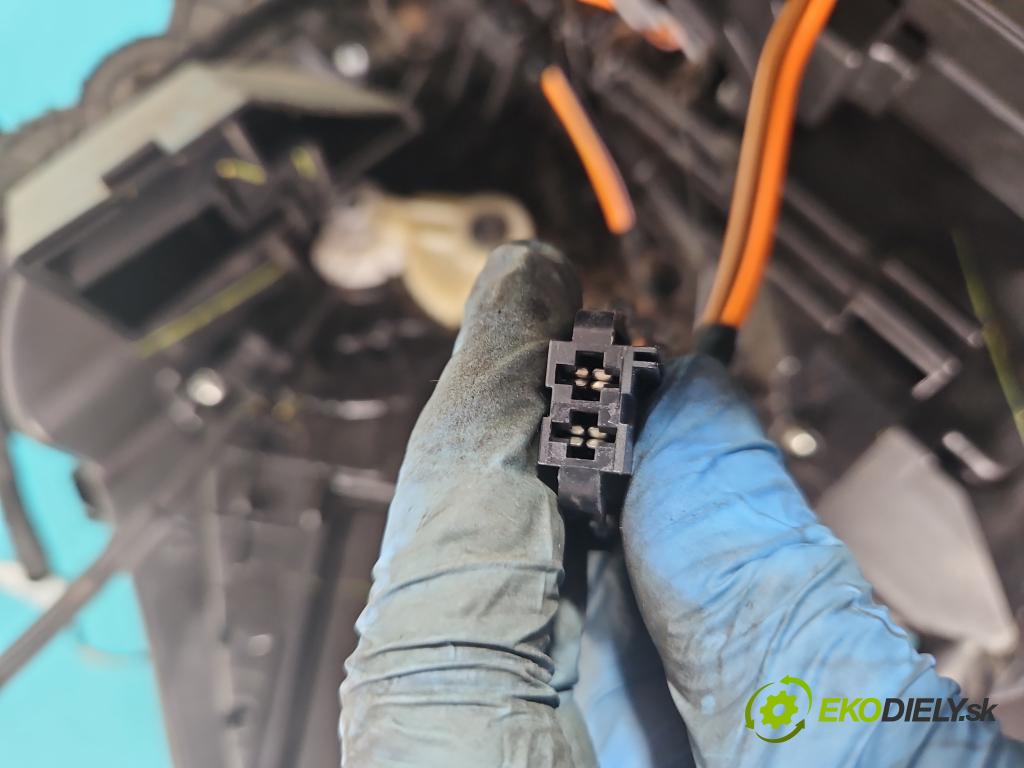 Opel Combo D 2011-2018 1.6 cdti 105 hp manual 77 kW 1598 cm3 5- radiátor 735597740 (Radiátory topení)