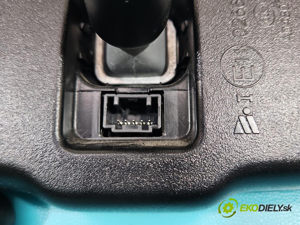 Mazda CX-5 2012-2017 2.2d 175 hp manual 129 kW 2191 cm3 5- zpětné zrcátko vnitřní  (Světla vnitřní)