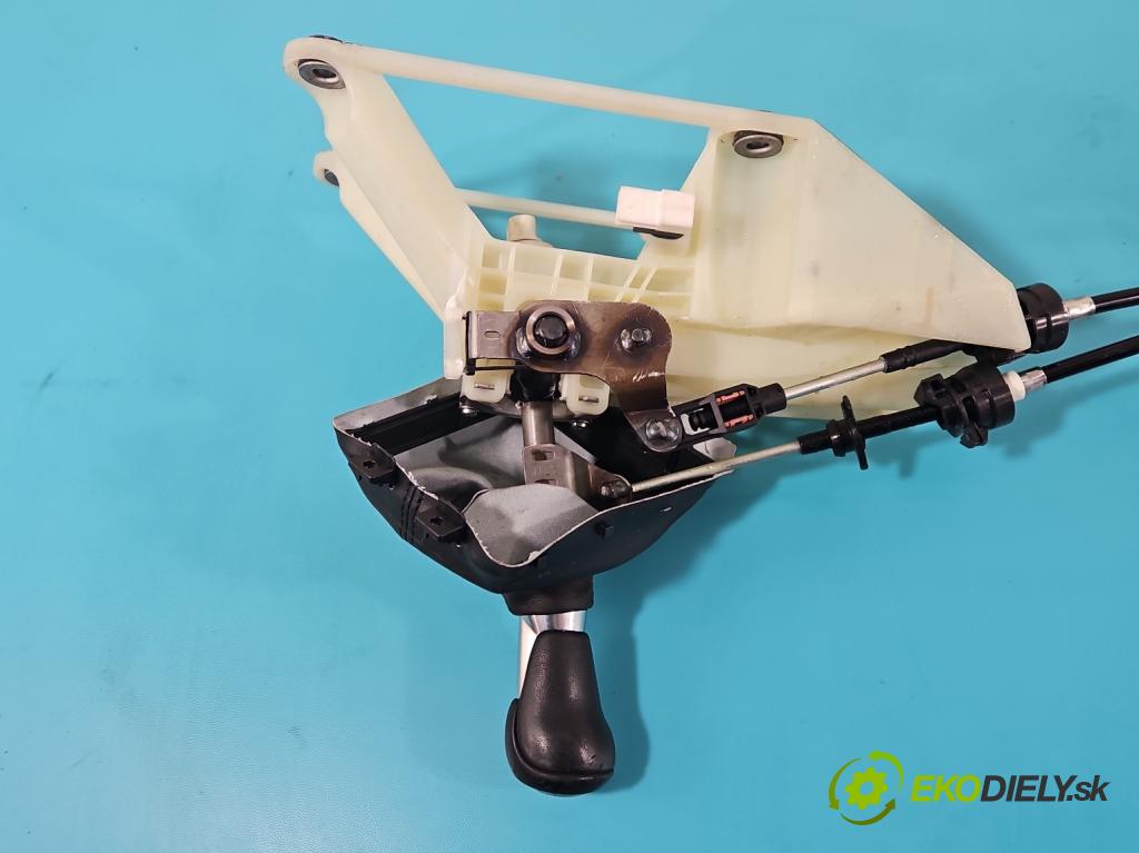 Mazda CX-5 2012-2017 2.2d 175 HP manual 129 kW 2191 cm3 5- Páka: Změny: stupeň,rýchlosť 0352-0165 (Rýchlostné páky / kulisy)