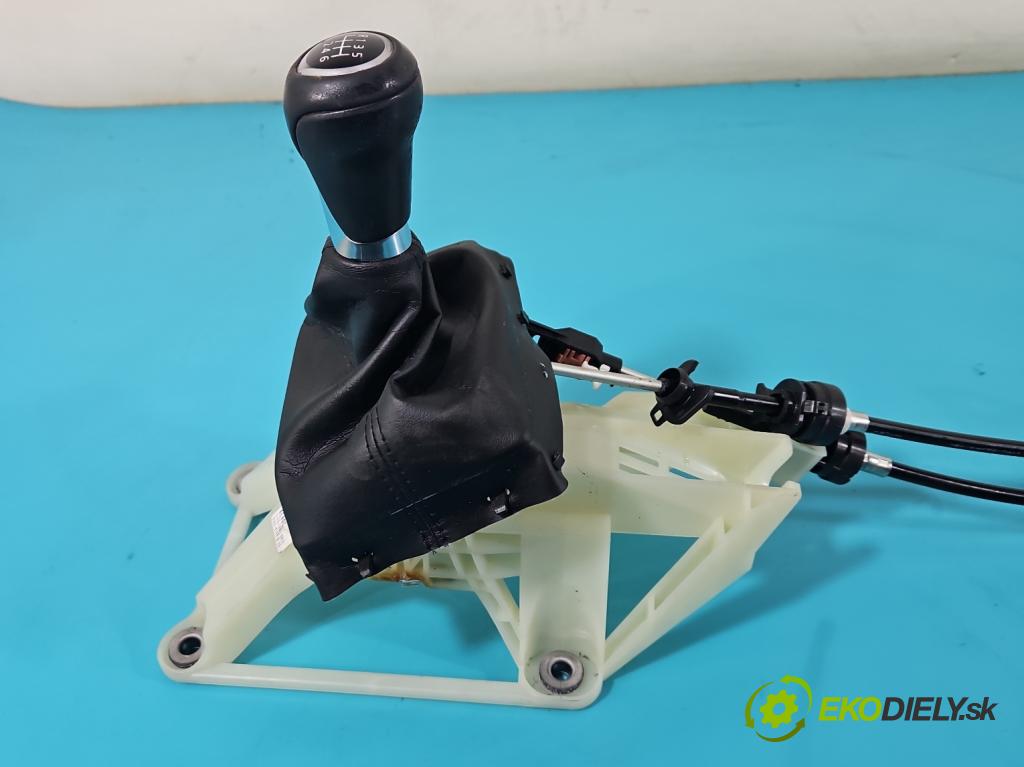 Mazda CX-5 2012-2017 2.2d 175 HP manual 129 kW 2191 cm3 5- Páka: Změny: stupeň,rýchlosť 0352-0165 (Rýchlostné páky / kulisy)