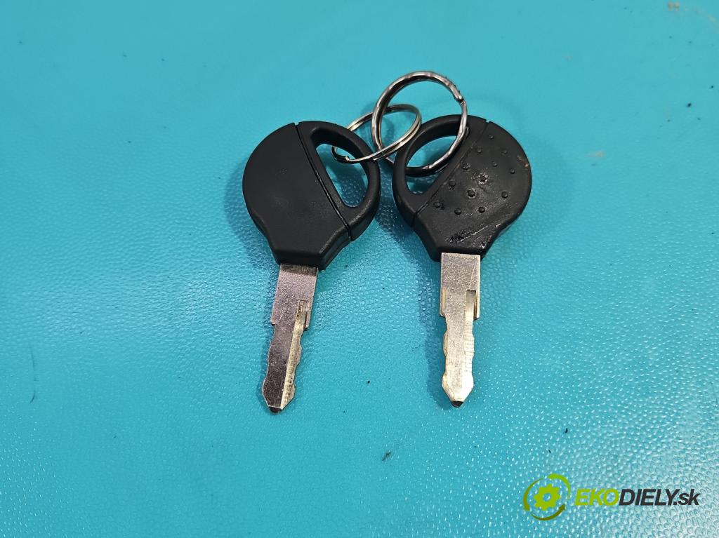 Peugeot 206 1.1 60 HP manual 44 kW 1124 cm3 3- Spínačka  (Spínacie skrinky a kľúče)