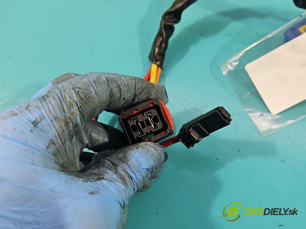 Peugeot 206 1.1 60 HP manual 44 kW 1124 cm3 3- Spínačka  (Spínacie skrinky a kľúče)