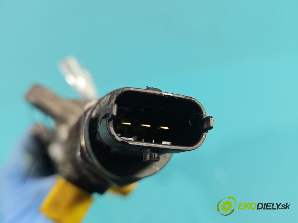 Hyundai Ix35 2.0 crdi 136 HP manual 100 kW 1995 cm3 5- lišta vstrekovacia 0445214211 (Vstrekovacie lišty)