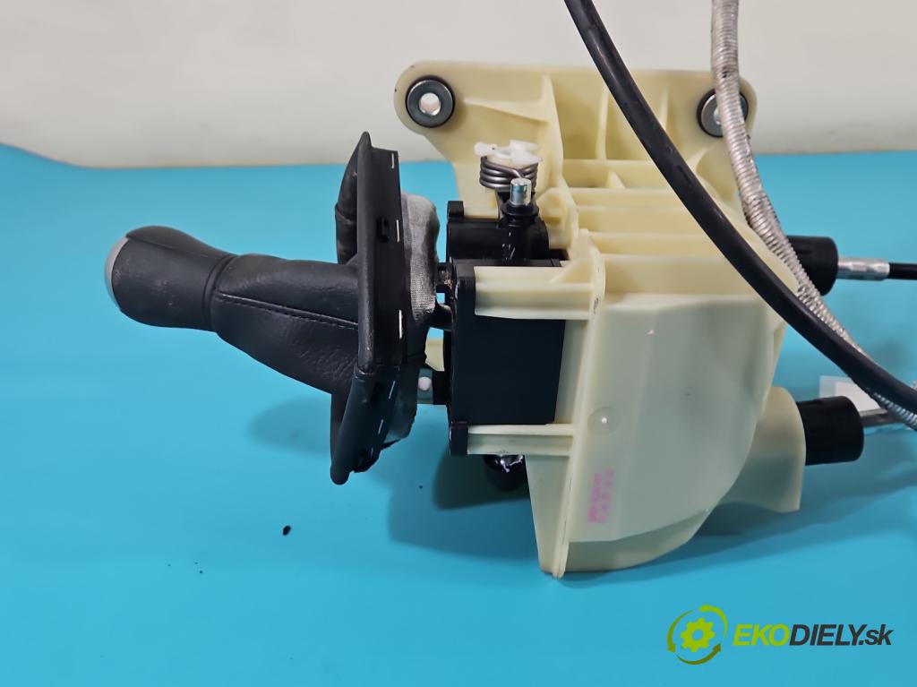 Ford C-Max I 2003-2010 1.8 16V 122 HP manual 90 kW 1798 cm3 5- Páka: Změny: stupeň,rýchlosť 3M5R-7K387-FF (Rýchlostné páky / kulisy)