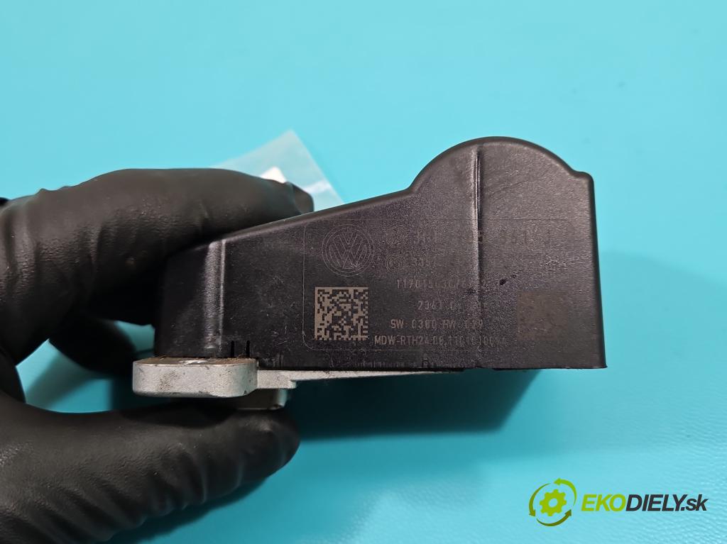 Vw Passat B7 2010-2014 1.4 TSI 150 HP automatic 110 kW 1390 cm3 5- Blokáda: řízení: 3C0905861J (Ostatné)