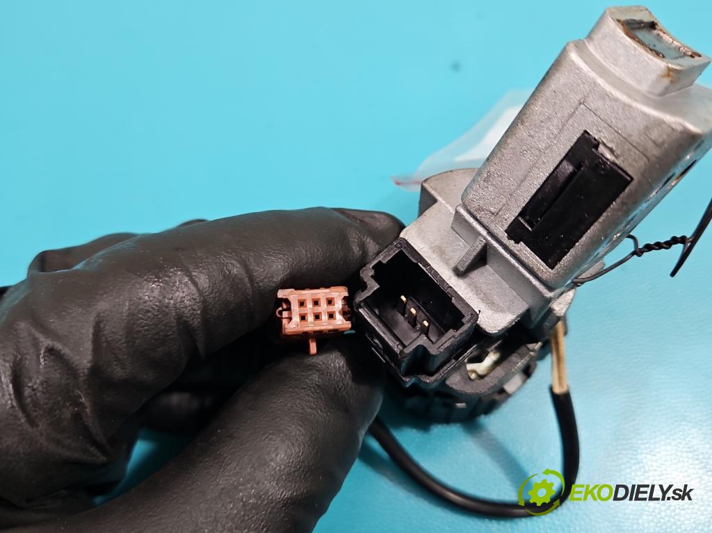 Peugeot 307 1.6 16V 109 HP manual 80 kW 1587 cm3 5- Spínačka 36353100 (Spínacie skrinky a kľúče)