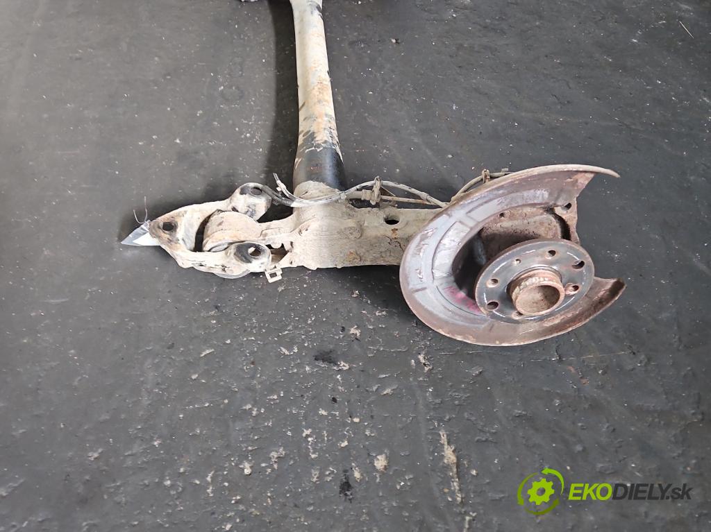 Opel Astra III 2004-2014 1.6 16V 105 hp manual 77 kW 1598 cm3 5- zadní výztuha  (Výztuhy zadní)