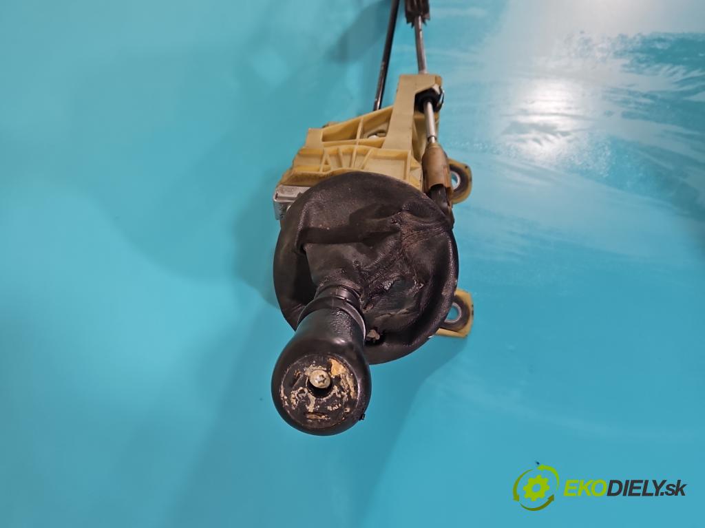 Vw Transporter T5 2003-2015 1.9 tdi 102 HP manual 75 kW 1896 cm3 5- Páka: Změny: stupeň,rýchlosť 7H0711116 (Rýchlostné páky / kulisy)