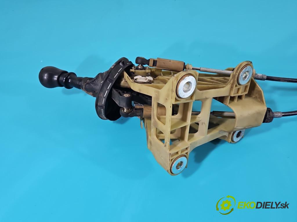 Vw Transporter T5 2003-2015 1.9 tdi 102 HP manual 75 kW 1896 cm3 5- Páka: Změny: stupeň,rýchlosť 7H0711116 (Rýchlostné páky / kulisy)