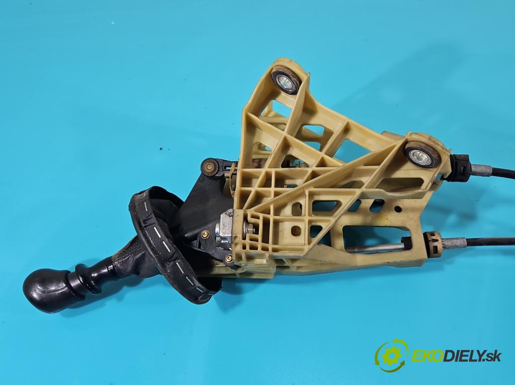 Vw Transporter T5 2003-2015 1.9 tdi 102 HP manual 75 kW 1896 cm3 5- Páka: Změny: stupeň,rýchlosť 7H0711116 (Rýchlostné páky / kulisy)