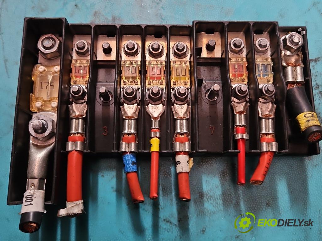 Vw Transporter T5 2003-2015 1.9 tdi 102 hp manual 75 kW 1896 cm3 5- skříňka pojistková 7H6970187FD (Pojistkové skříňky)