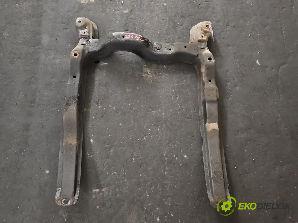 Opel Vectra A 1988-1995 2.0 8V 116 HP automatic 85 kW 1998 cm3 4- výstuha motora 