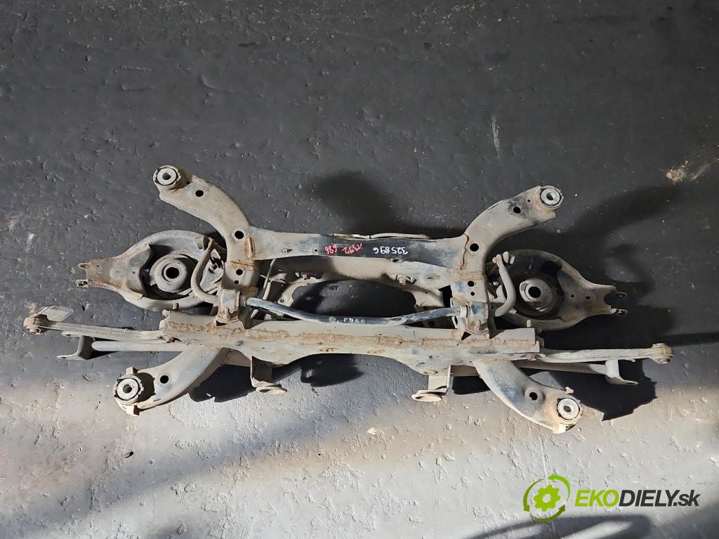 Mazda CX-5 2012-2017 2.2d 175 hp manual 129 kW 2191 cm3 5- zadní výztuha  (Výztuhy zadní)