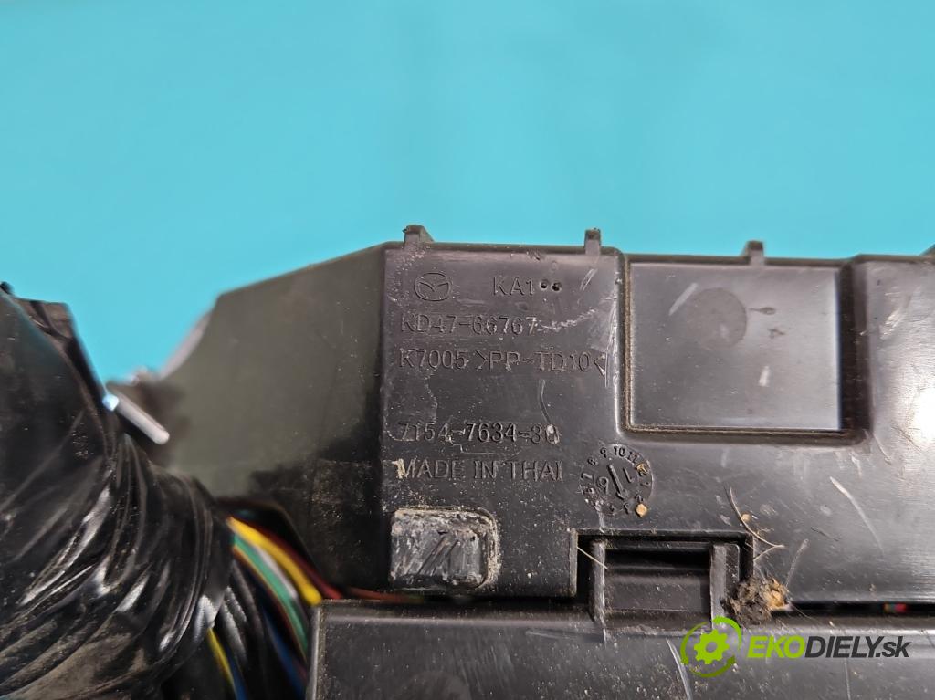 Mazda CX-5 2012-2017 2.2d 175 hp manual 129 kW 2191 cm3 5- skříňka pojistková KD45-66767 (Pojistkové skříňky)