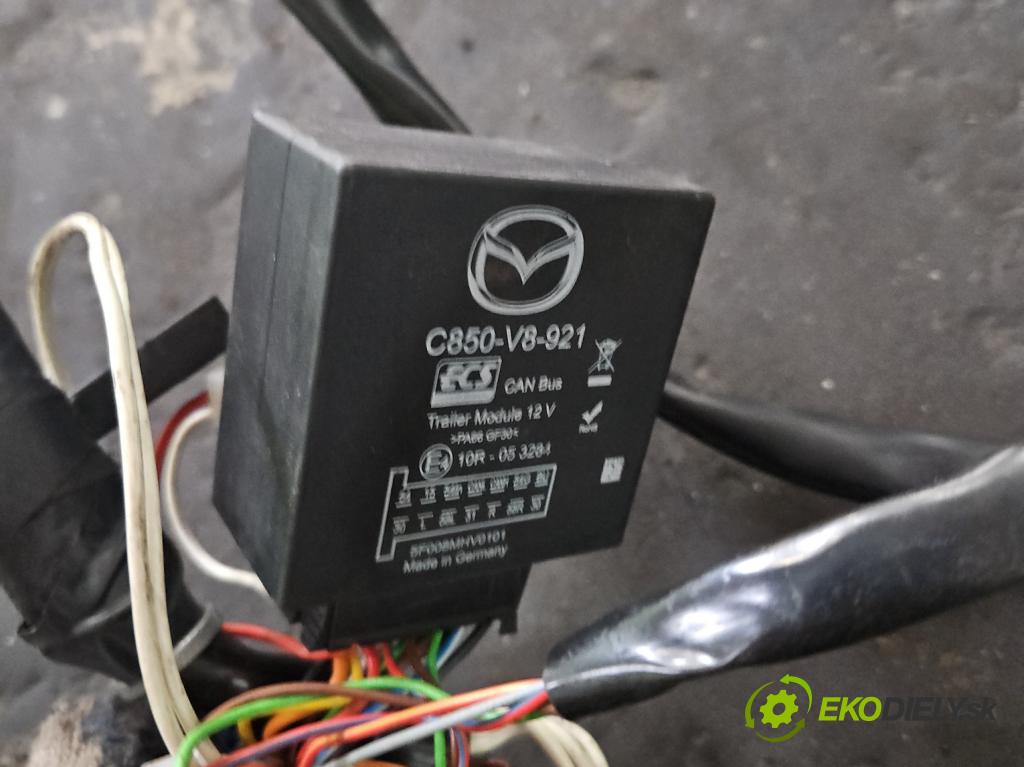 Mazda CX-5 2012-2017 2.2d 175 hp manual 129 kW 2191 cm3 5- oko tažné KD45-V3-920 (Tažná zařízení)