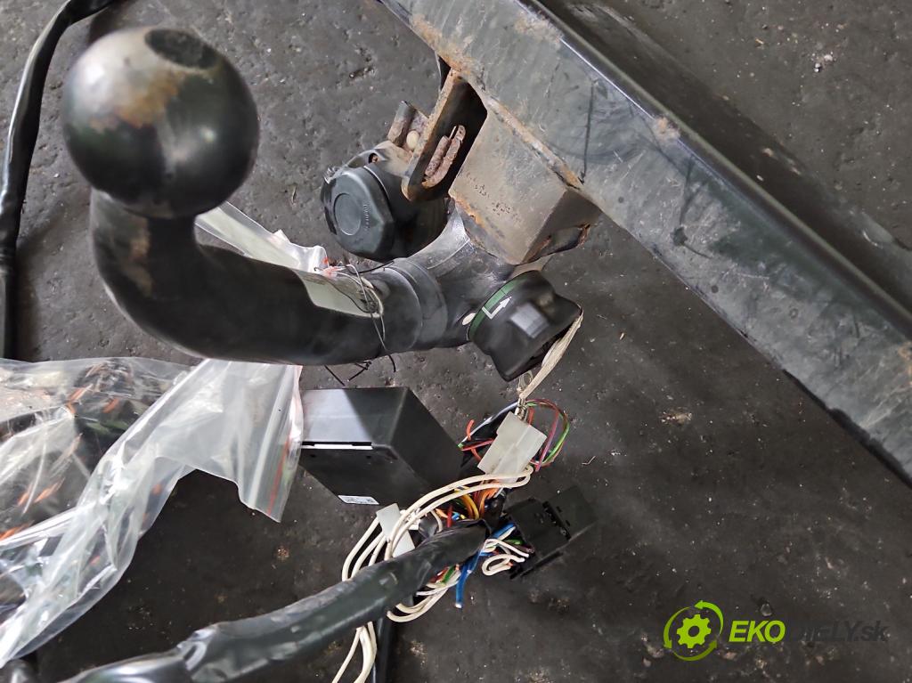 Mazda CX-5 2012-2017 2.2d 175 hp manual 129 kW 2191 cm3 5- oko tažné KD45-V3-920 (Tažná zařízení)