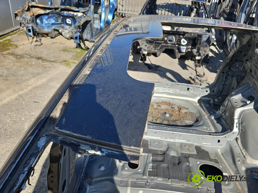 Mazda CX-5 I 2012-2017 2.2d 175 hp manual 129 kW 2191 cm3 5- práh pravý  (Ostatní)