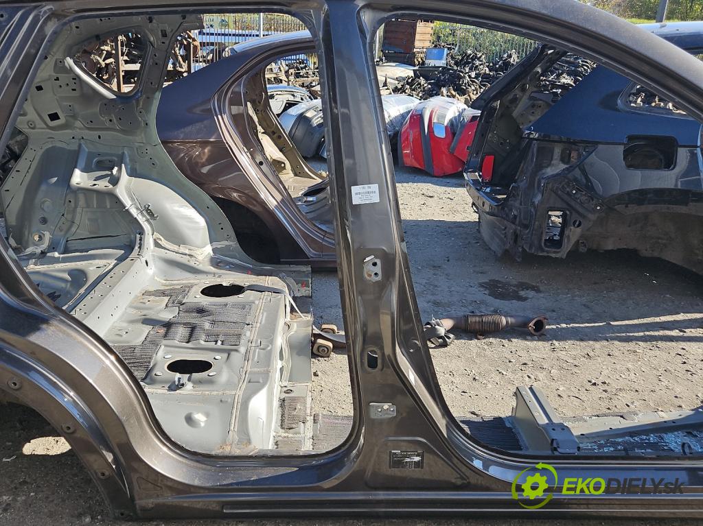 Mazda CX-5 I 2012-2017 2.2d 175 hp manual 129 kW 2191 cm3 5- práh pravý  (Ostatní)