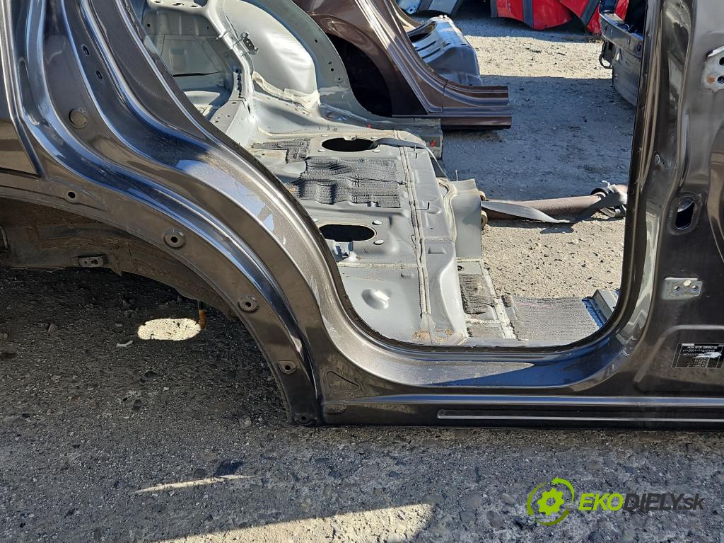 Mazda CX-5 I 2012-2017 2.2d 175 hp manual 129 kW 2191 cm3 5- práh pravý  (Ostatní)