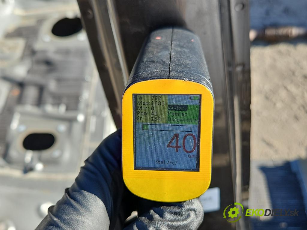 Mazda CX-5 I 2012-2017 2.2d 175 hp manual 129 kW 2191 cm3 5- práh pravý  (Ostatní)