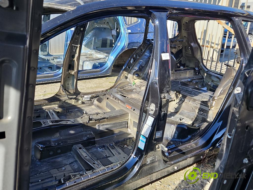 Vw Passat B8 2014 - 2.0 tdi 150 hp automatic 110 kW 1968 cm3 5- práh levý  (Ostatní)